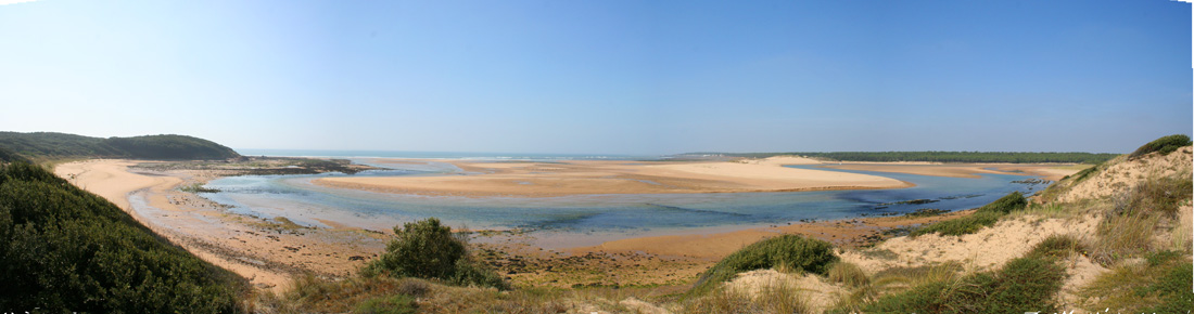 The sand spit on the point du Payre