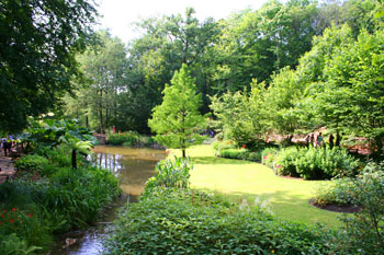 Puy-du-Fou, valley garden